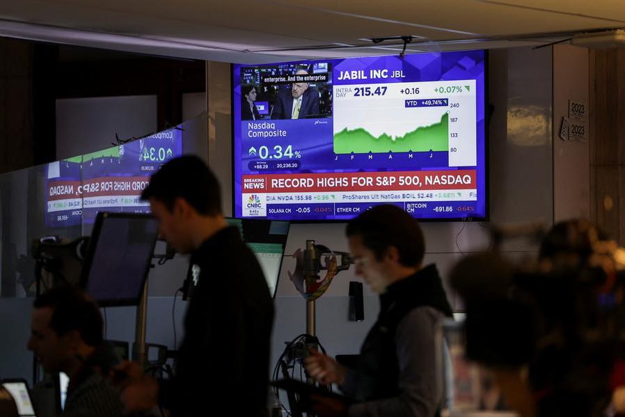 S&P, Nasdaq futures rise ahead of data, Fed decision and Big Tech earnings