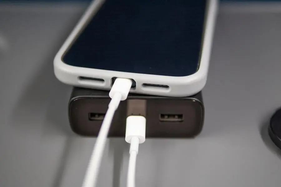 Emirates updates safety rules for power bank use onboard