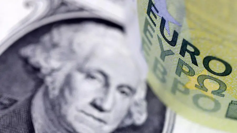 Dollar resumes upward trend, euro hits lowest since Nov 2022