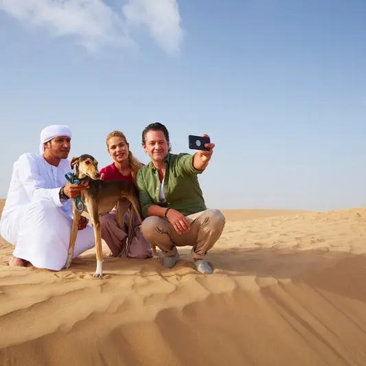 كلية دبي للسياحة تحتفل بالذكرى الخامسة لإطلاق برنامج \"المرشد السياحي\" بنسخته الإلكترونية