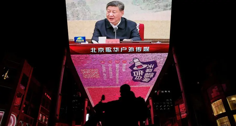 China holds off on new stimulus, shows composure in US trade war
