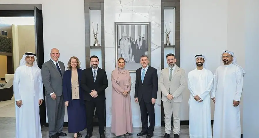 وزارة التسامح والتعايش تكرّم مركز باحثي الإمارات لمشاركته الفاعلة في المهرجان الوطني للتسامح والتعايش