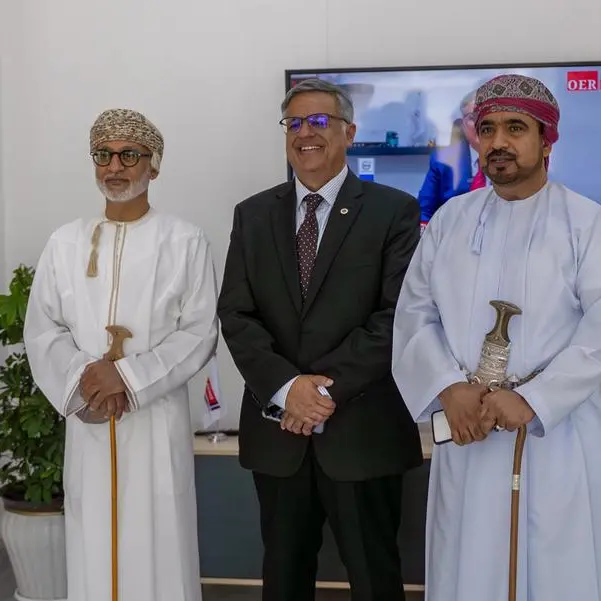 الدولية للمعدات الثقيلة وسيارتي يعززان حضورهما في السوق المحلي بافتتاح فرع مشترك جديد في الدقم