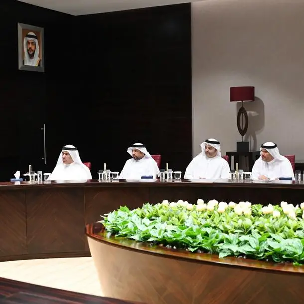 غرفة الشارقة تؤكد التزامها بمواصلة دعم القطاع الخاص وتعزيز أداء مجموعات العمل القطاعية