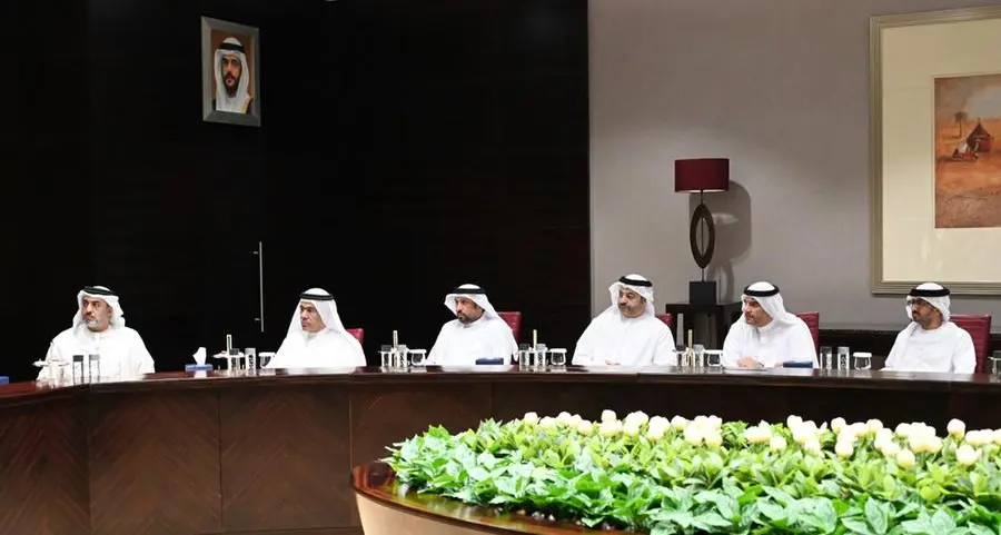 غرفة الشارقة تؤكد التزامها بمواصلة دعم القطاع الخاص وتعزيز أداء مجموعات العمل القطاعية