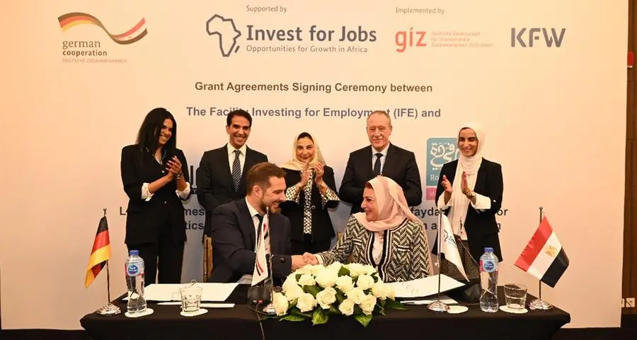 The Facility Investing for Employment (IFE) signs two grant agreements with Al Rofayda Hospital for Women and Children and Luna for Perfumes and Cosmetics