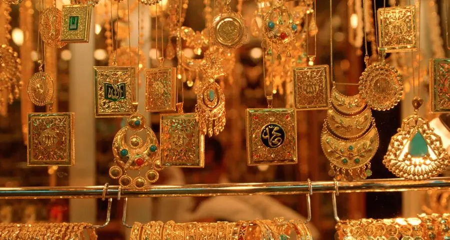 Gold prices fall on dollar strength, fading US rate-cut hopes