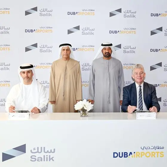Ahmed bin Saeed and Mattar Al Tayer witness signing of 10-year agreement between Dubai Airports and Salik