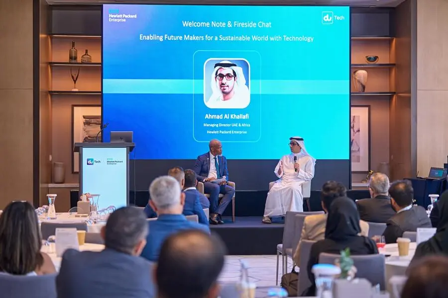 du roundtable titled \"Unlock the future of AI, Hybrid Cloud and Networking\". Image Courtesy: du