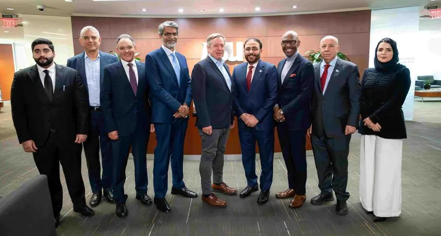 Hamdan Bin Mohammed Smart University explores advanced global models in AI and digital education