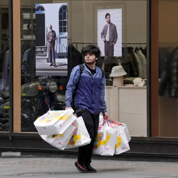 UK retail sentiment plummets in May and sales fell more sharply, CBI says