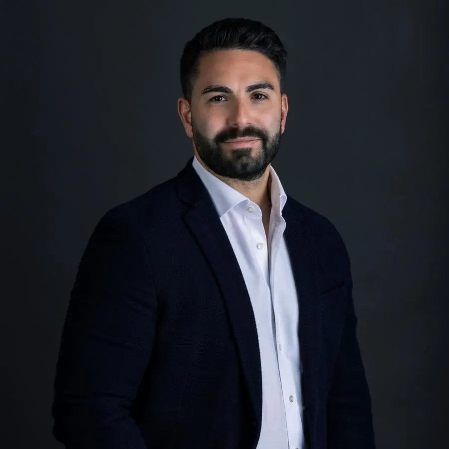 مجموعة روسترو تدخل السوق الإماراتية بعد الحصول على ترخيص من هيئة الأوراق المالية والسلع