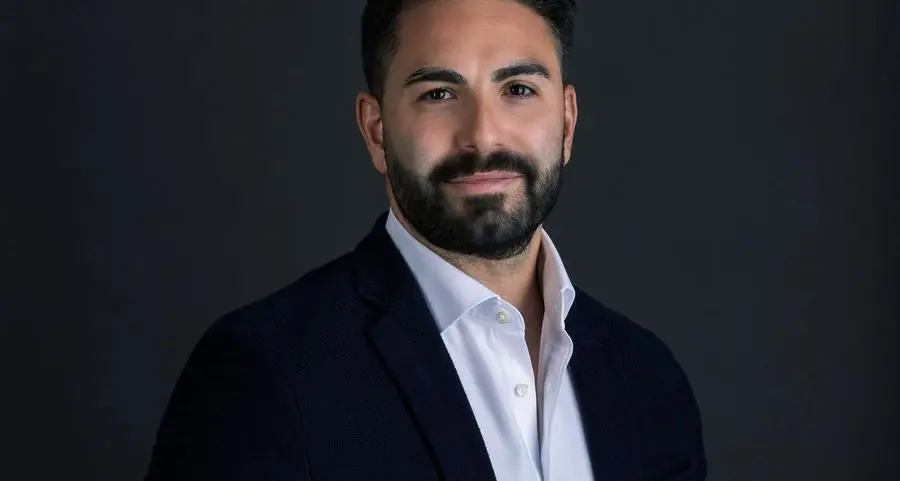 مجموعة روسترو تدخل السوق الإماراتية بعد الحصول على ترخيص من هيئة الأوراق المالية والسلع