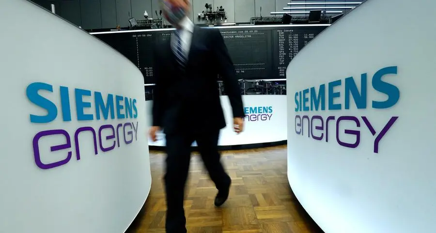Maktoum bin Mohammed meets with CEO of Siemens Energy