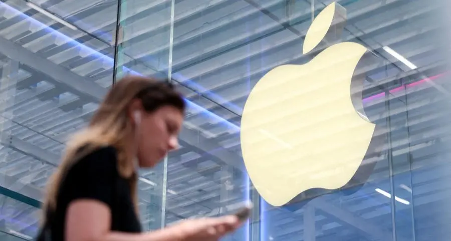 Apple to pay 25% tariff if phones not made in US, Trump says
