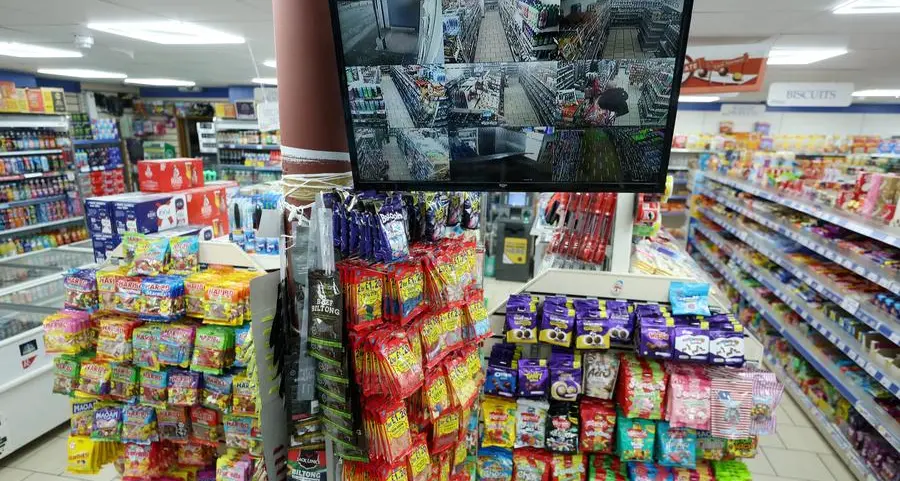 Balancing innovation and stability: the retailer's dilemma