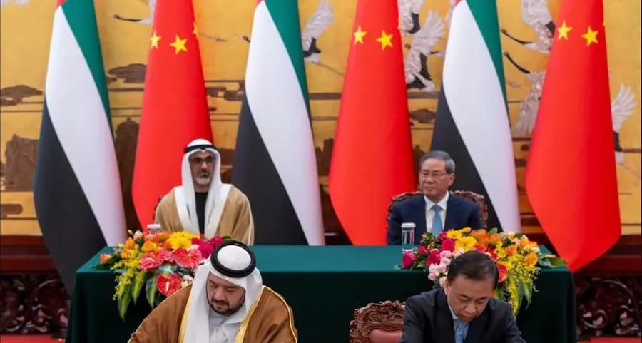 وزارة الاستثمار الإماراتية واللجنة الوطنية الصينية للتنمية والإصلاح توقعان مذكرة تفاهم لتعزيز التعاون الاستثماري بين البلدين