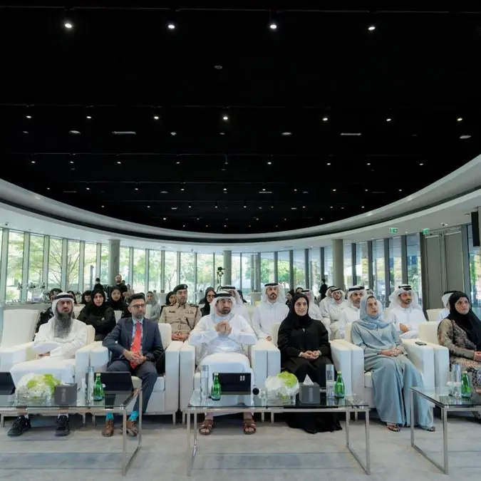 دائرة الشارقة الرقمية تكرّم 15 خريجاً من منتسبي برنامج \"تطوير الكفاءات في البيانات والذكاء الاصطناعي\"
