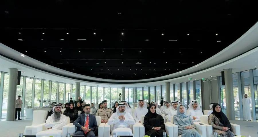 دائرة الشارقة الرقمية تكرّم 15 خريجاً من منتسبي برنامج \"تطوير الكفاءات في البيانات والذكاء الاصطناعي\"