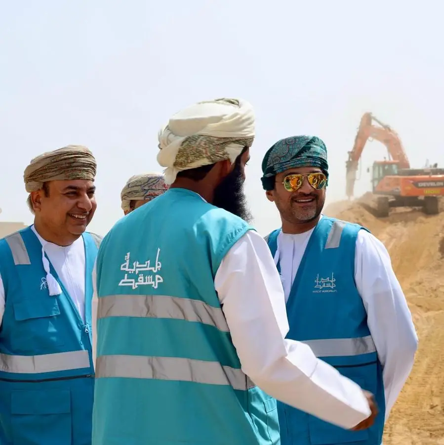 Muscat Municipality Chairman reviews progress on Al Ansab–Al Jifnain road dualisation: 58% complete