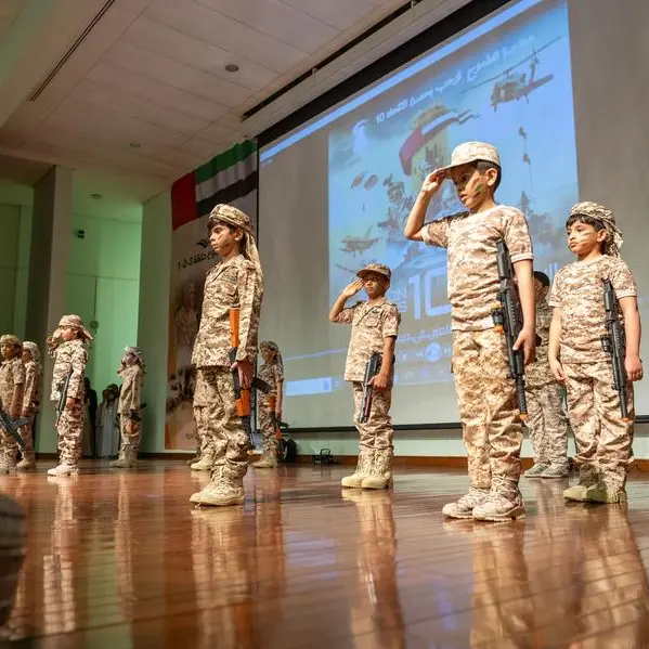 Delegation from \"Union Fortress 10\" organizing committee invites Al Ain school students to attend military parade