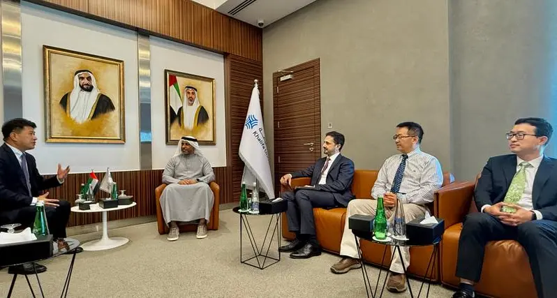 الاتحاد الدولي للجامعات حول المناخ يشيد ببحوث جامعة خليفة المتطورة وابتكاراتها في الطاقة النظيفة