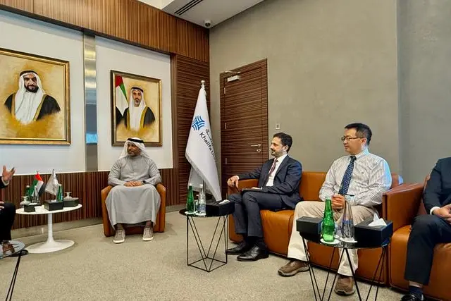 الاتحاد الدولي للجامعات حول المناخ يشيد ببحوث جامعة خليفة المتطورة وابتكاراتها في الطاقة النظيفة