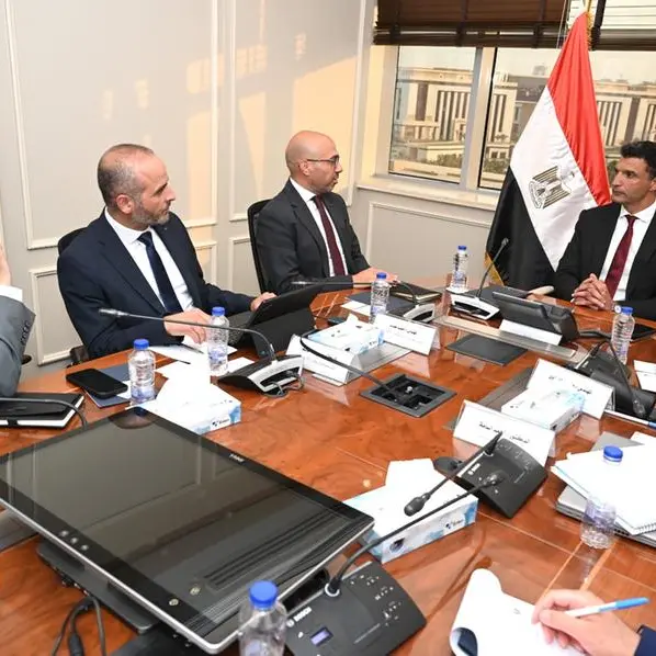 وزير الصناعة يبحث مع ABB مصر تعزيز التصنيع المحلي ودعم التحول الصناعي المستدام