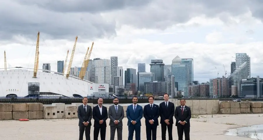 سلطان بن أحمد القاسمي يشهد توقيع صفقة استحواذ \"أرادَ\" على 80% من مشروع \"ثايمسايد ويست\" في لندن