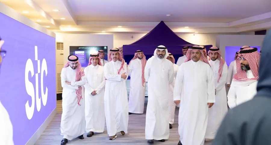 مجموعة stc تؤكد جاهزيتها الرقمية والتقنية خلال زيارة وزير الاتصالات وتقنية المعلومات