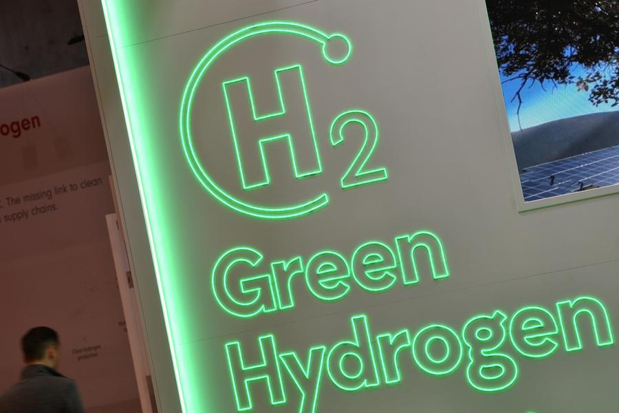 Egypt's SCZone to Finalize $7.5 Billion Green Hydrogen Project