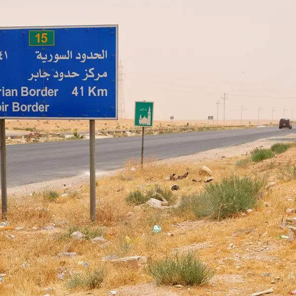 Jordan resumes cross-border passenger transport services with Syria