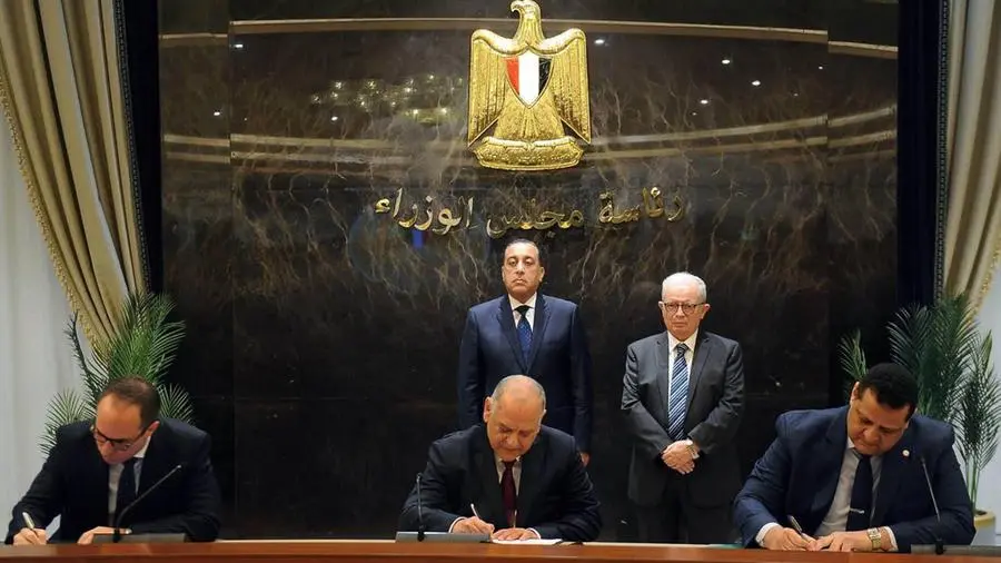 Egypt signs up to $900mln deal with Trafigura to expand Nag Hammadi aluminium complex