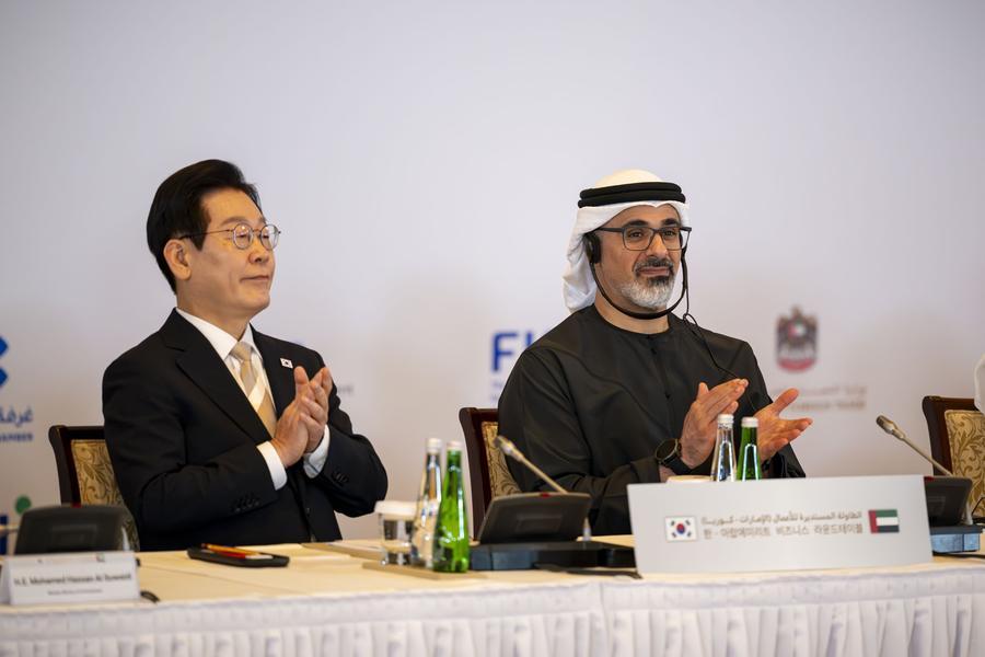 Crown Prince of Abu Dhabi, President of Republic of Korea attend roundtable meeting
