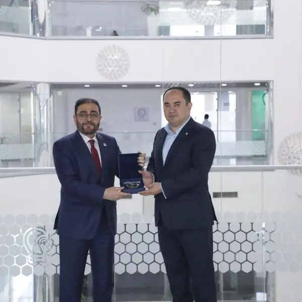 جامعة حمدان بن محمد الذكية تعزز حضورها الدولي ببحث آفاق التعاون الأكاديمي مع المؤسسات التعليمية في أوزبكستان