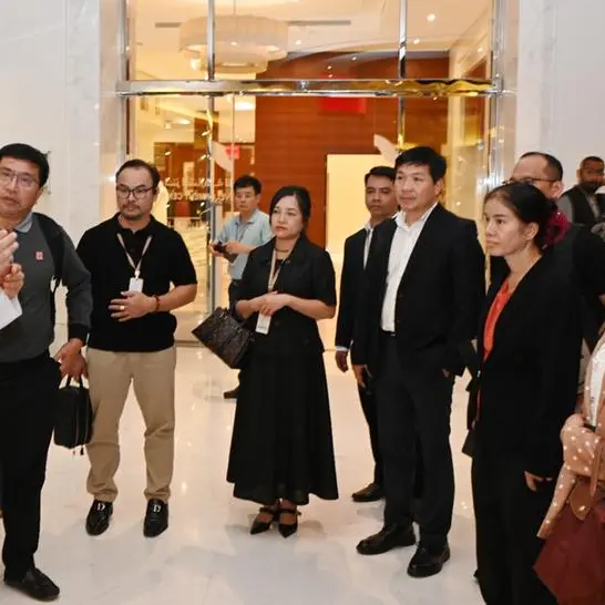 \"غرفة الشارقة\" تبحث مع وفد فيتنامي تعزيز فرص الاستثمار والتعاون التجاري والصناعي بين القطاع الخاص