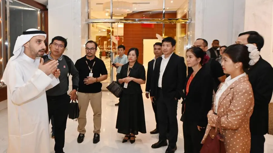 \"غرفة الشارقة\" تبحث مع وفد فيتنامي تعزيز فرص الاستثمار والتعاون التجاري والصناعي بين القطاع الخاص