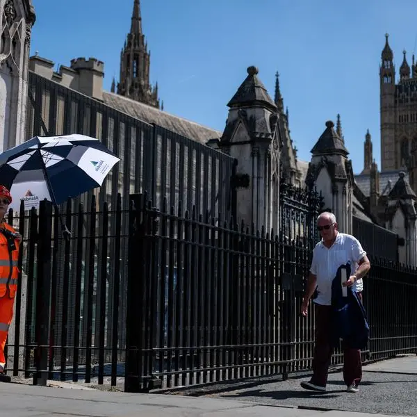UK services sector orders fall by most since 2022, PMI shows