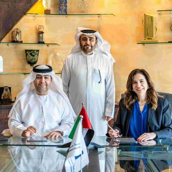 جامعة حمدان بن محمد الذكية توقّع مذكرة تفاهم مع \"ذا كود\"