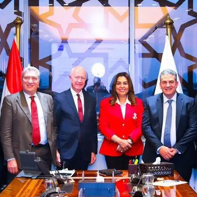 أسمنت سيناء تطلق خططاً استثمارية لخفض الكربون بالتعاون مع وزارة التنيمة المحلية