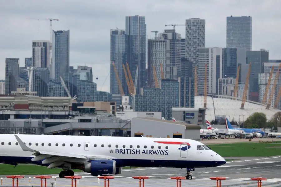 FILE PHOTO: A British Airways Embraer ERJ-190SR prepares to take off from London City Airport in London, Britain, April 11, 2024. REUTERS/Isabel Infantes. , Reuters
