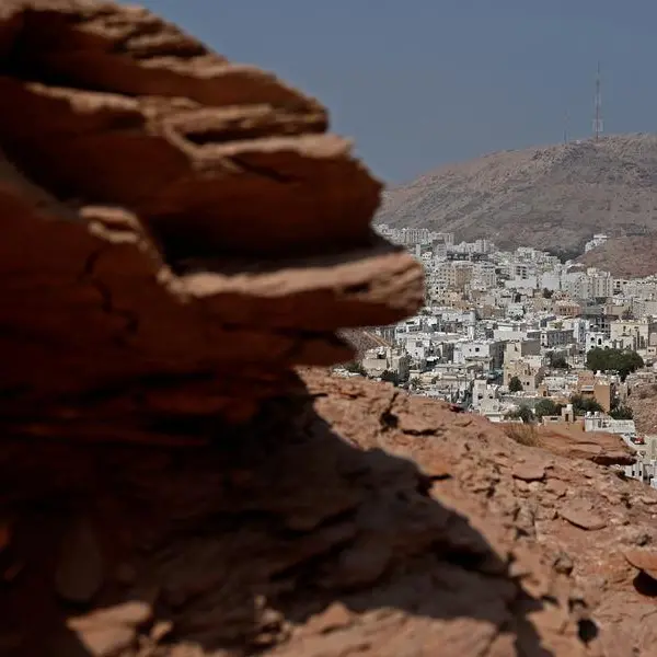 Oman: CAA announces reinstatement of drone and paragliding permits
