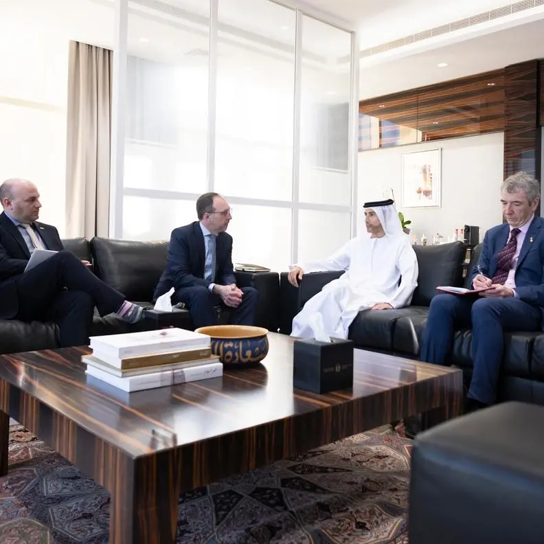 محمد بن هادي الحسيني يبحث مع وزير الدولة بوزارة المالية في إيرلندا سبل تعزيز التعاون المالي الثنائي