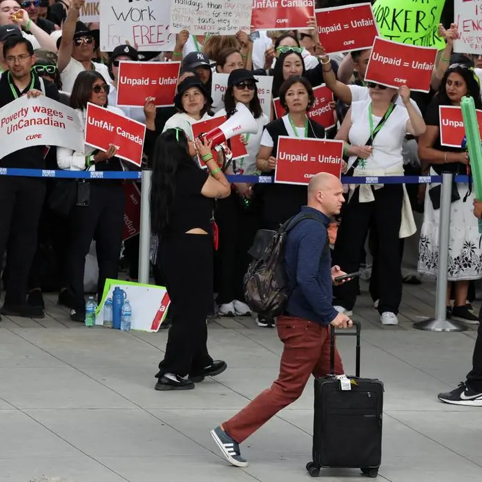 Air Canada to resume service as flight attendants' union end strike