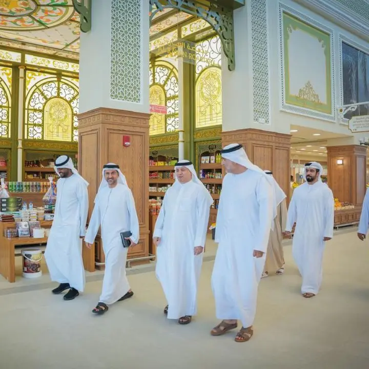 الشارقة لإدارة الأصول والمجلس البلدي لمدينة كلباء يناقشان سبل تعزيز التعاون المشترك