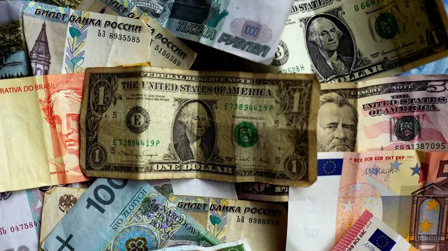 Sterling drops versus yen, dollar and Swiss Franc after Russian warning