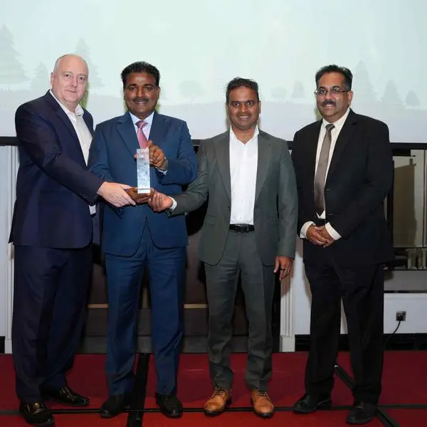 هوتباك تفوز بجائزة \"الشركة المستدامة للعام 2025 في قطاع السلع الاستهلاكية سريعة التصريف\" ضمن جوائز الاستدامة 2040 في دبي