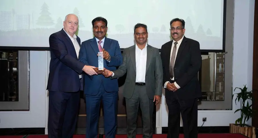 هوتباك تفوز بجائزة \"الشركة المستدامة للعام 2025 في قطاع السلع الاستهلاكية سريعة التصريف\" ضمن جوائز الاستدامة 2040 في دبي