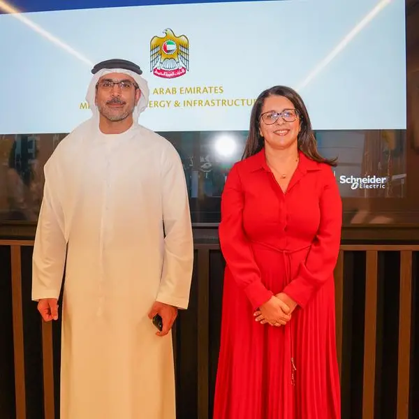 وفد رفيع من وزارة الطاقة والبنية التحتية يطّلع على مبنى \"ذا نست\" الذكي لشركة شنايدر إلكتريك بدبي