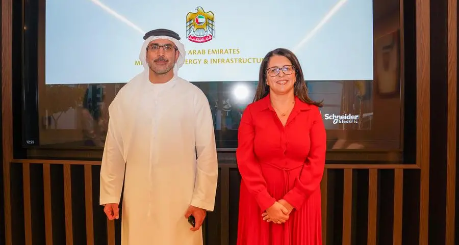 وفد رفيع من وزارة الطاقة والبنية التحتية يطّلع على مبنى \"ذا نست\" الذكي لشركة شنايدر إلكتريك بدبي